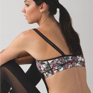 Lululemon Straight Up Bra
So Fly Butterfly Angel Wing sz: 8